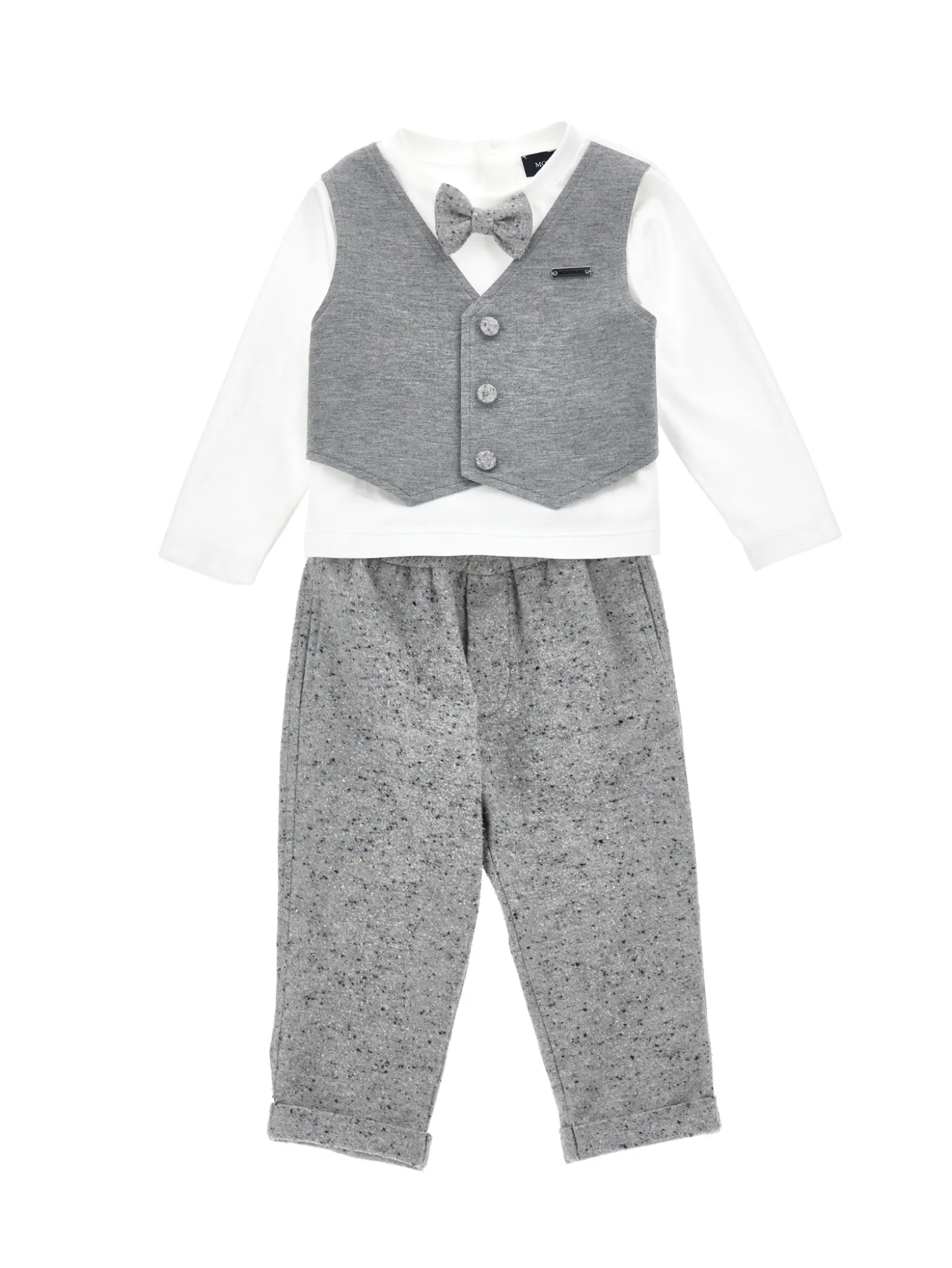 Completo elegante con papillon