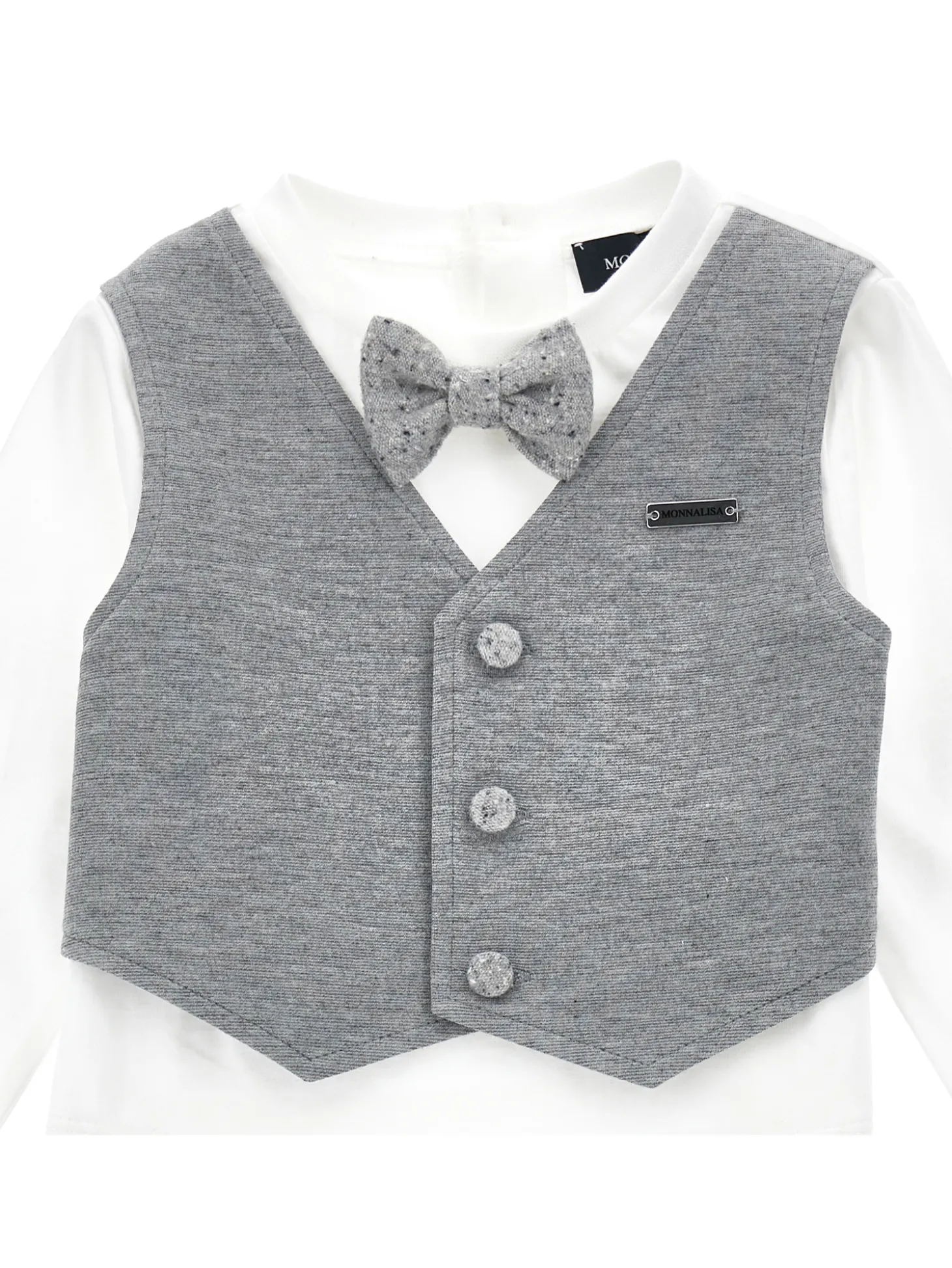 Completo elegante con papillon
