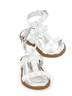 Sandali pelle laminata con perle